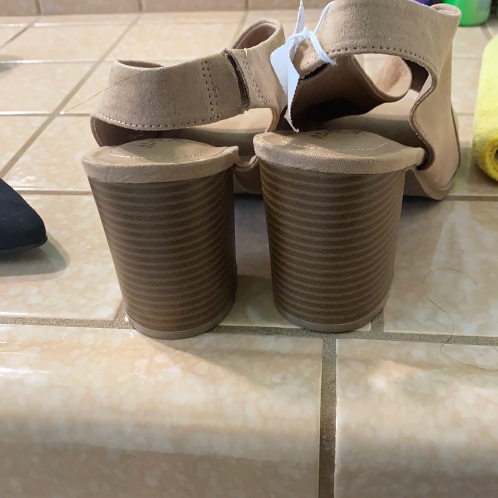 Sandles